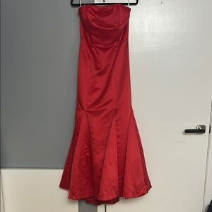 Elegant Red Strapless Dress